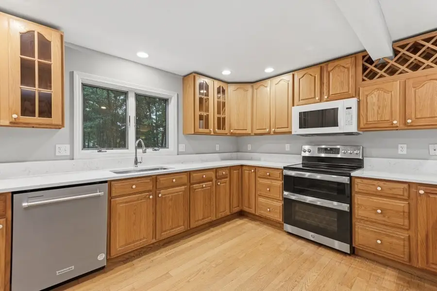 10 Buckhill Rd, Northborough, MA 01532 - #3