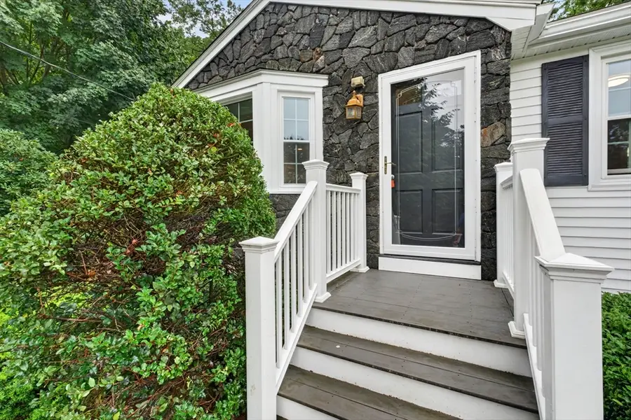 25 Gray Ter, Bedford, MA 01730 - #3