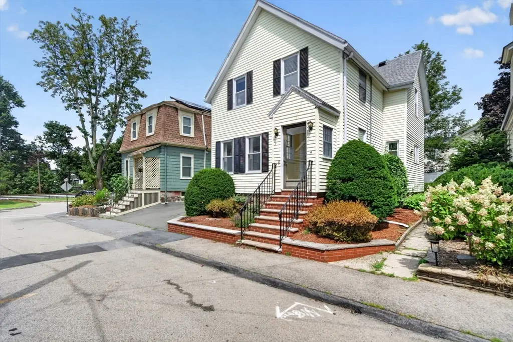 4 Allen Place, Melrose, MA 02176 - #1