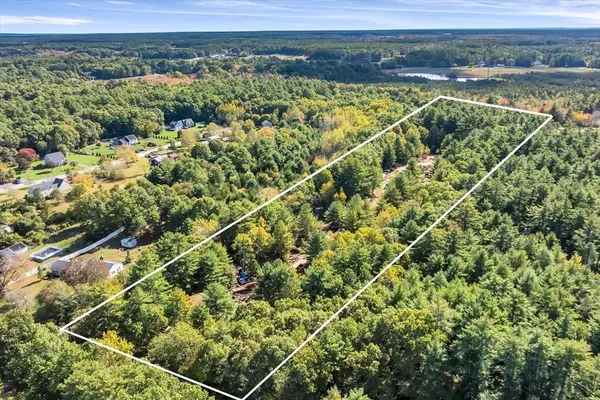 35 Silva St, Carver, MA 02330