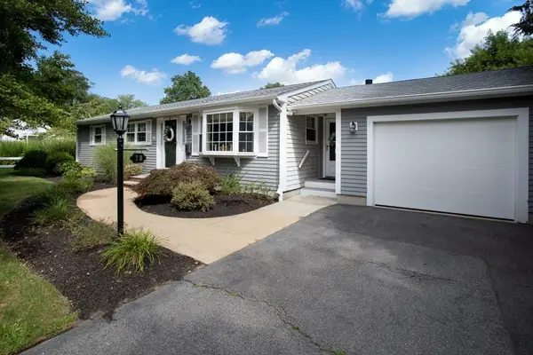 70 Longview Drive, Dartmouth, MA 02747
