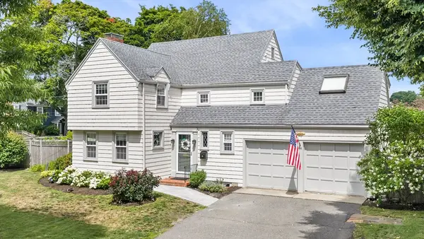 99 Tedesco St, Marblehead, MA 01945