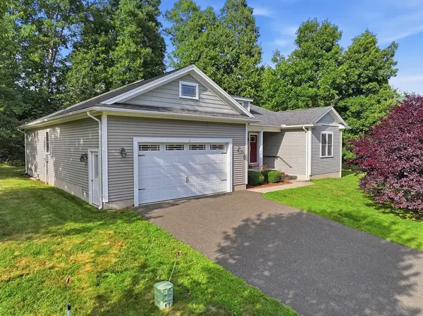 2 Dogwood Dr, Belchertown, MA 01007