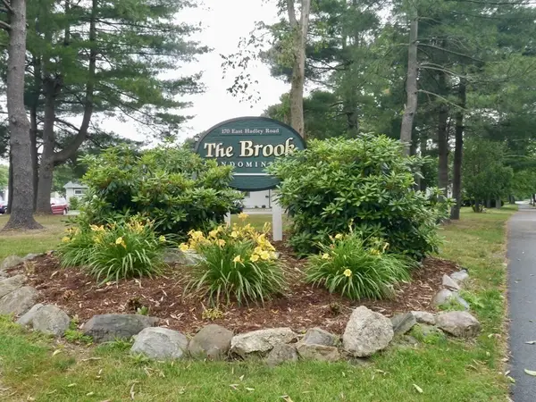 170 E Hadley Rd #55, Amherst, MA 01002