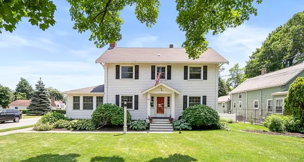 667 Salem St, Lynnfield, MA 01940