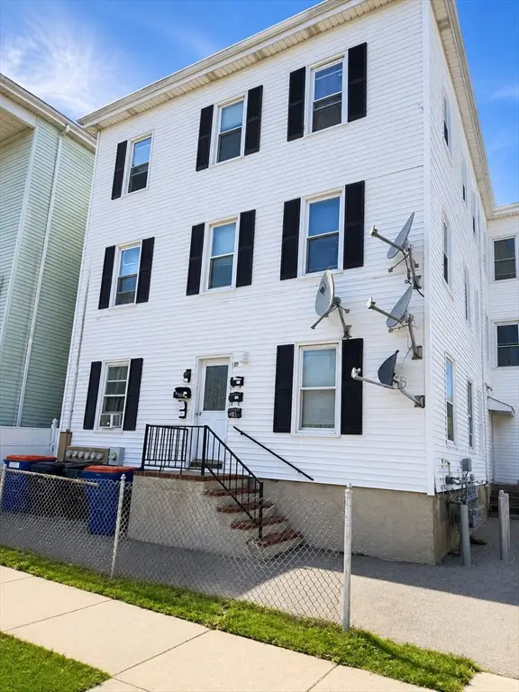 49 Nelson St, New Bedford, MA 02744