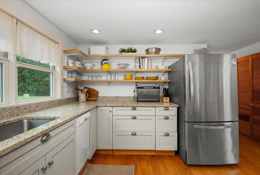 2 Adams Dr, Brimfield, MA 01010 - #2