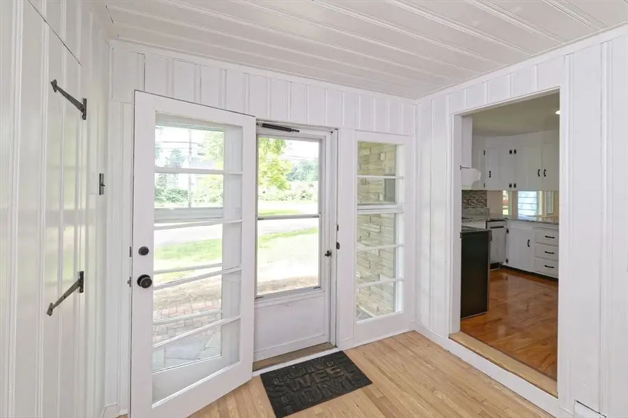 318 South Main St, Hopedale, MA 01747 - #3