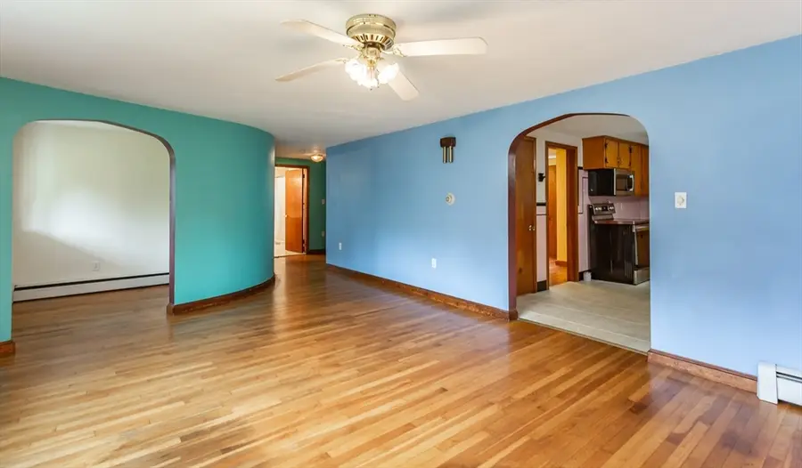 7 Fairacres Ave, Raynham, MA 02767 - #3