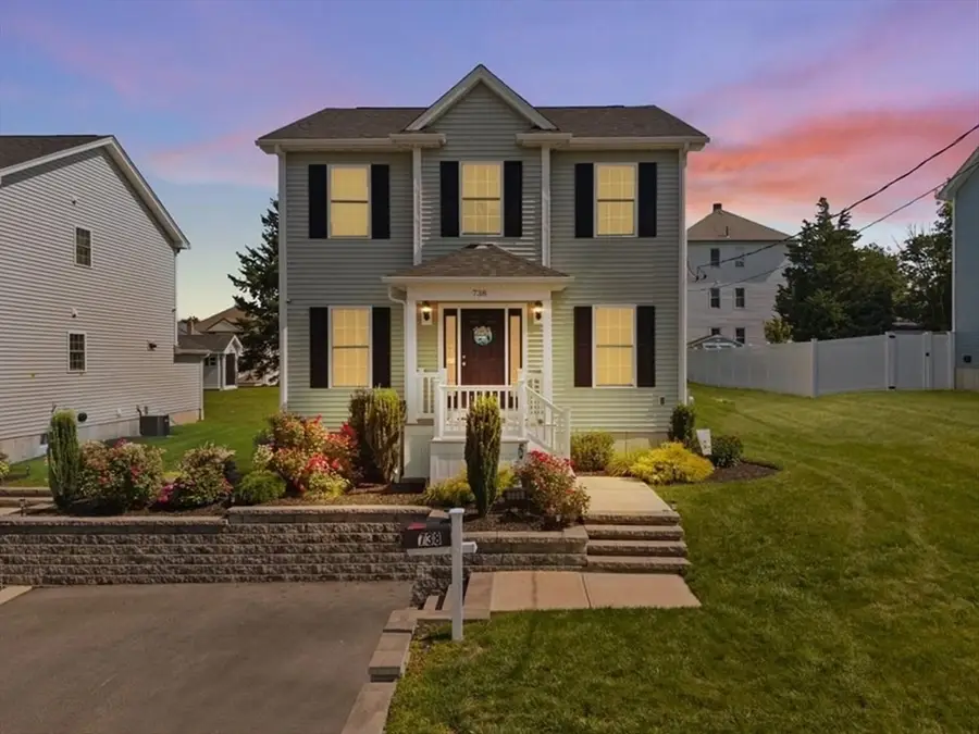 738 Hicks St, Fall River, MA 02724 - #2