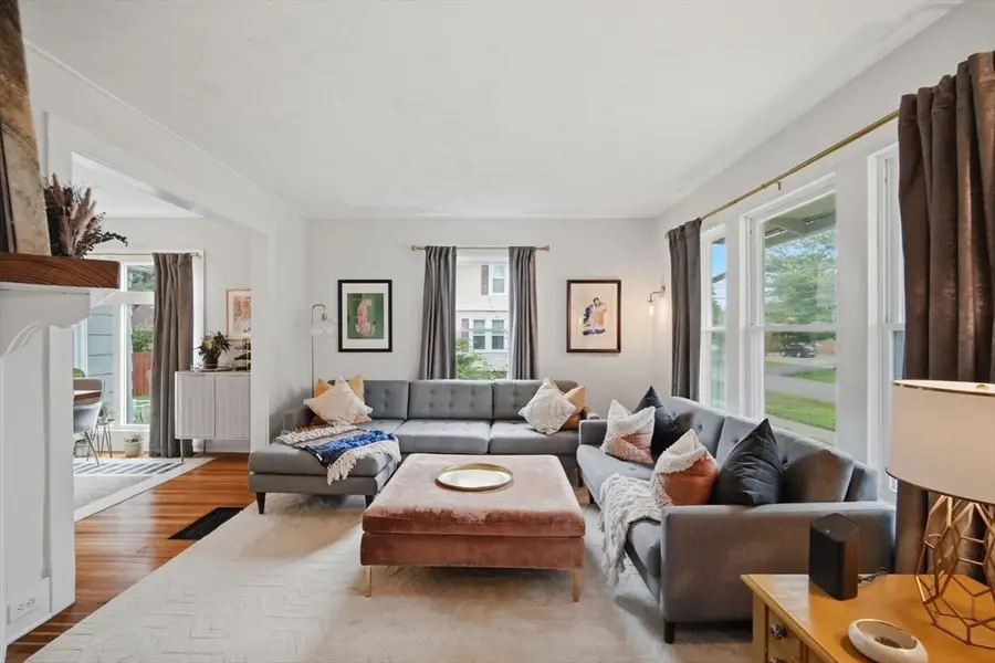 75 Hopkins Pl, Longmeadow, MA 01106 - #3
