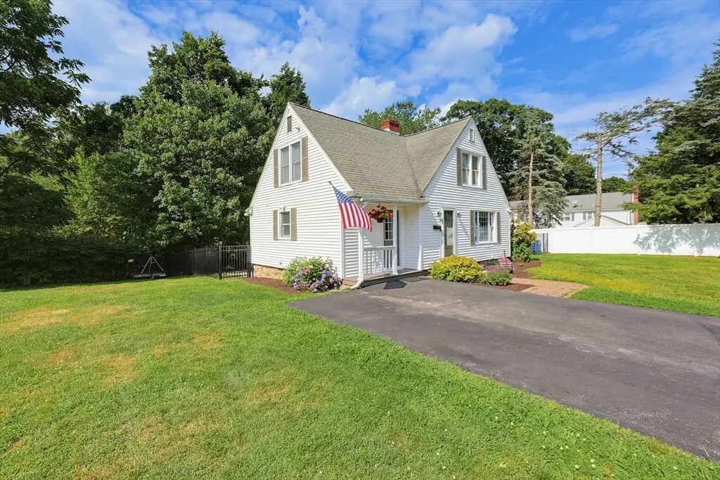 4 Loring St, Auburn, MA 01501 - #1