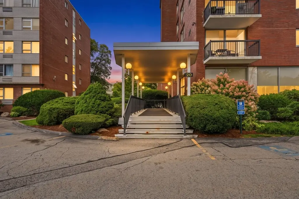 20 Hammond Pond Pkwy #506, Newton, MA 02467 - #1