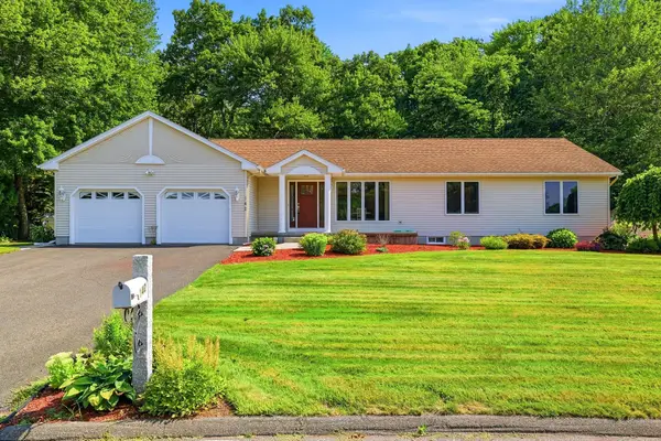 142 Oak Knoll Cir, Ludlow, MA 01056