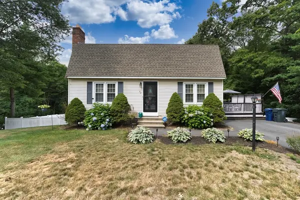 62 Dexter Ave, Dracut, MA 01826