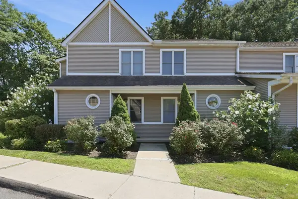 61 Abbey Memorial Dr #172, Chicopee, MA 01020