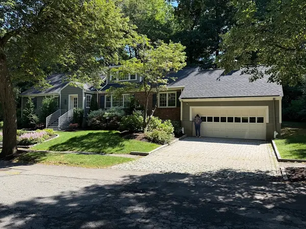 44 Valley Rd, Brookline, MA 02467