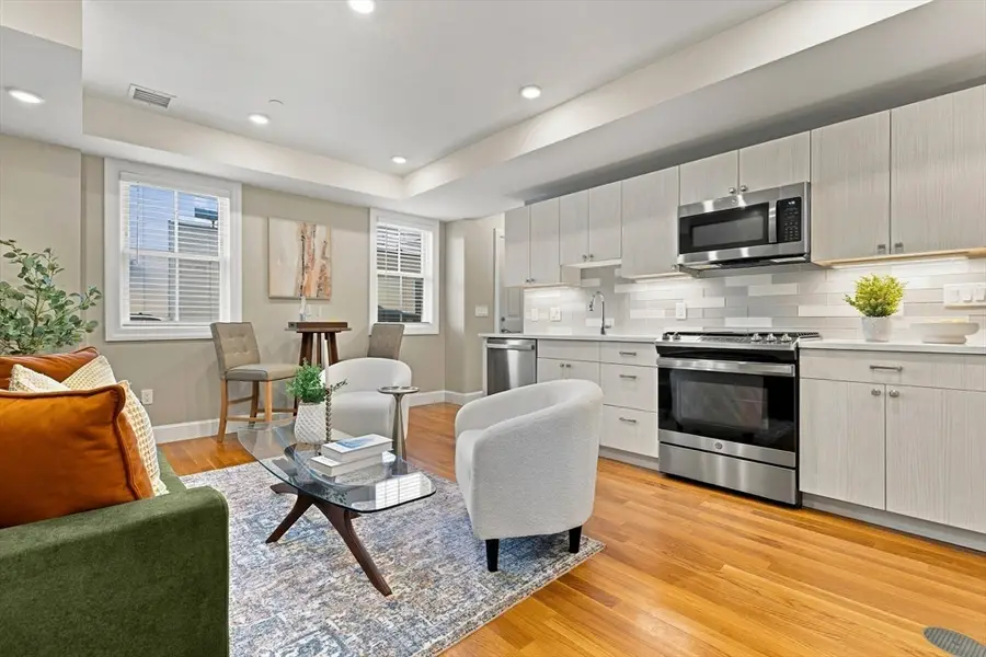 89 Prescott St #B, Boston, MA 02128 - #3