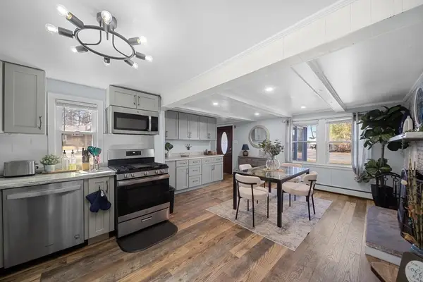 101 Annawon Dr, Halifax, MA 02338