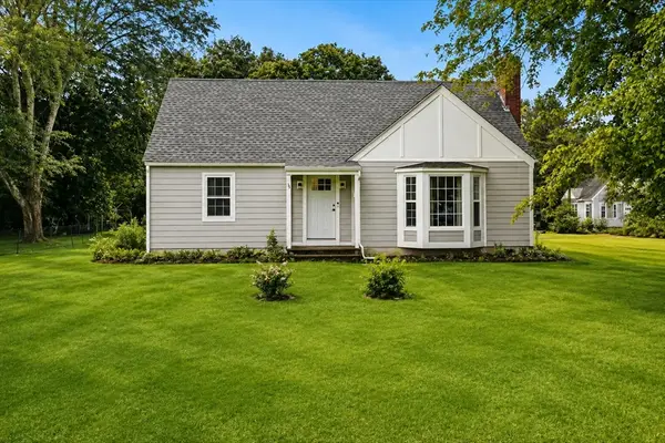 35 Anawan St, Rehoboth, MA 02769