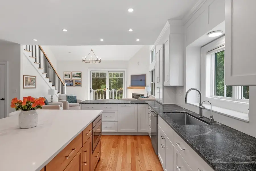 4 Talbot Lane, Reading, MA 01867 - #3