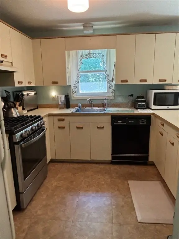54 Lantern Lane #2, Dracut, MA 01826 - #3