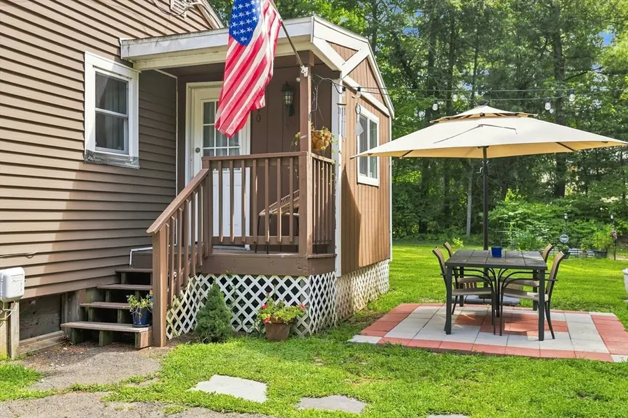 40 Lake Shore Dr, Middleboro, MA 02346 - #3