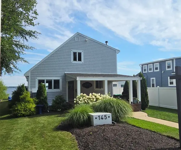 145 Staples Shore Rd, Lakeville, MA 02347