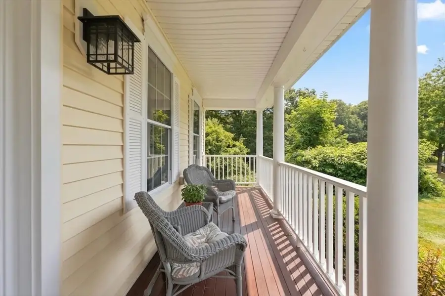 21 Olde Taverne Ln, Amesbury, MA 01913 - #2