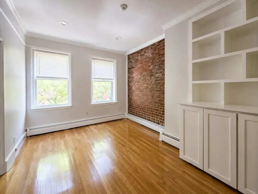 61 Phillips St #3, Boston, MA 02114 - #2