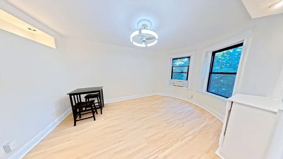 40 Winchester St #8, Brookline, MA 02446 - #3