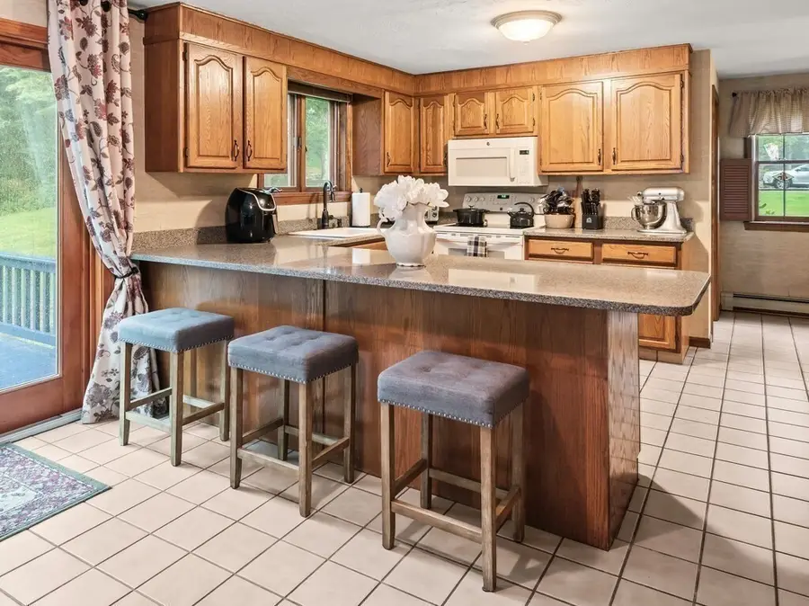 7 Baldwin St, Leicester, MA 01524 - #3