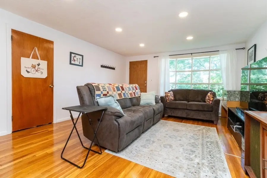96 Crestwood Ln, Marlborough, MA 01752 - #3
