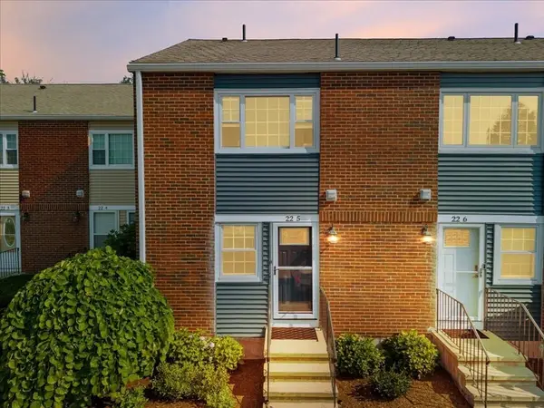 41 Foundry St #22-5, Easton, MA 02334