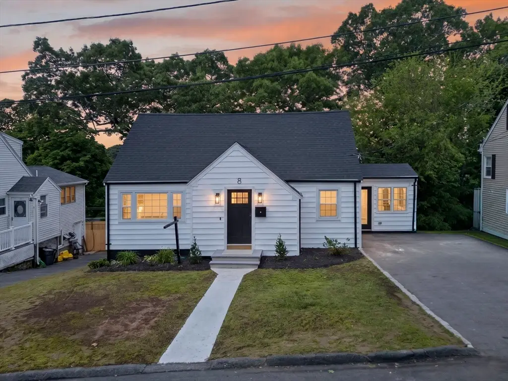 8 Bartlett St, Peabody, MA 01960 - #1