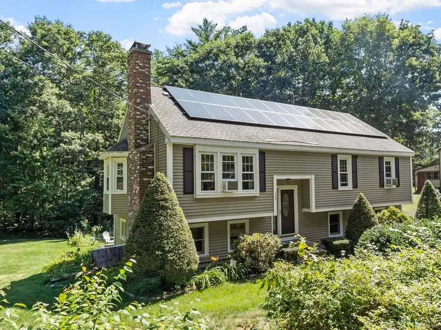 109 Hale Rd, Hubbardston, MA 01452 - #2
