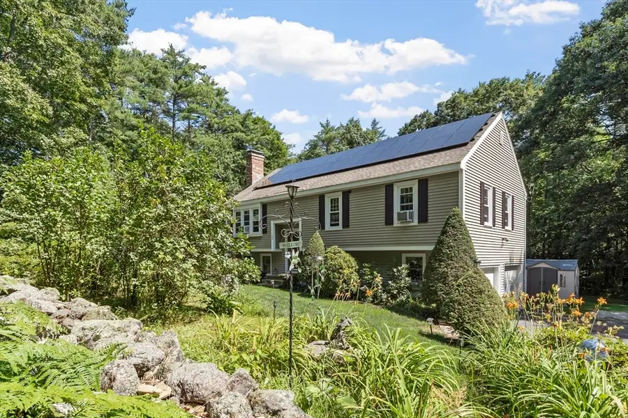 109 Hale Rd, Hubbardston, MA 01452 - #3