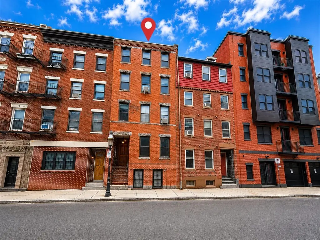206 Endicott St #3, Boston, MA 02113 - #1