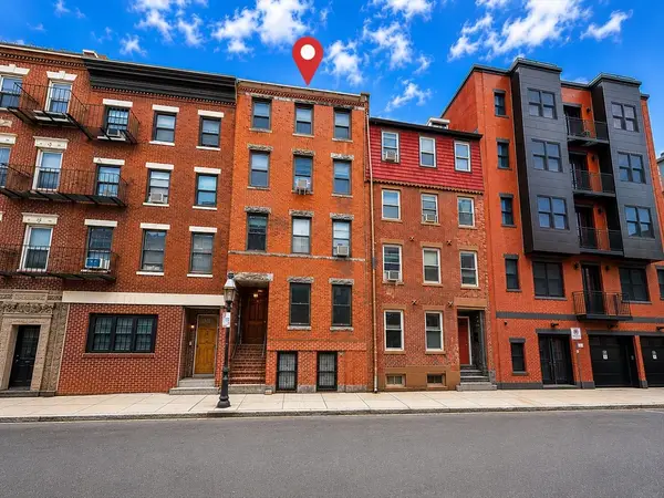 206 Endicott St #3, Boston, MA 02113