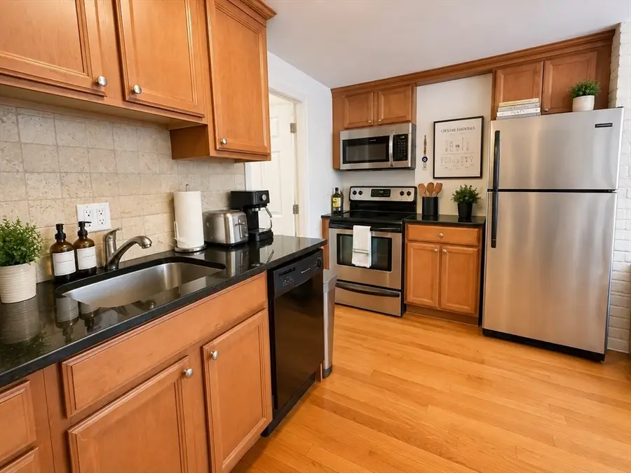 206 Endicott St #3, Boston, MA 02113 - #3