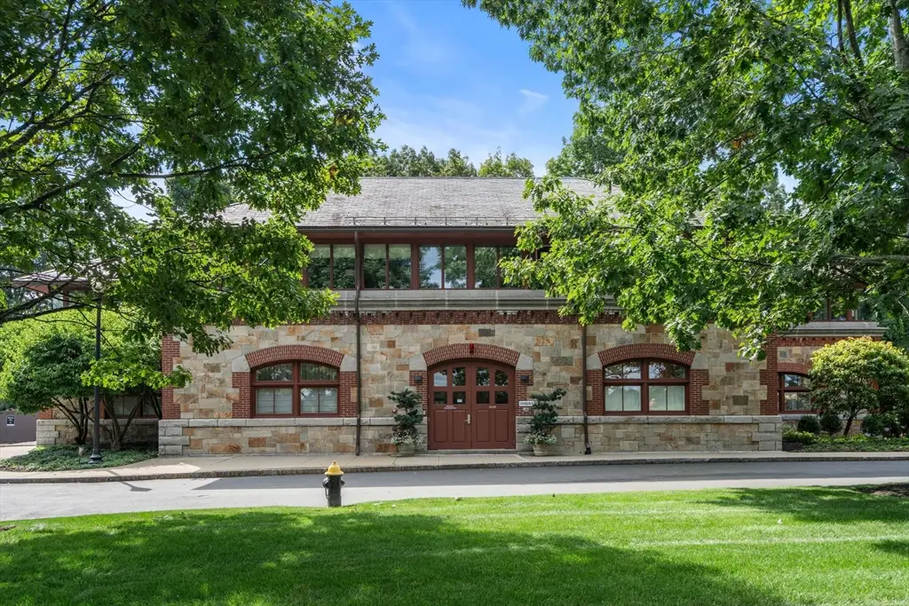 2430 Beacon St #105, Chestnut Hill, MA 02467 - #1