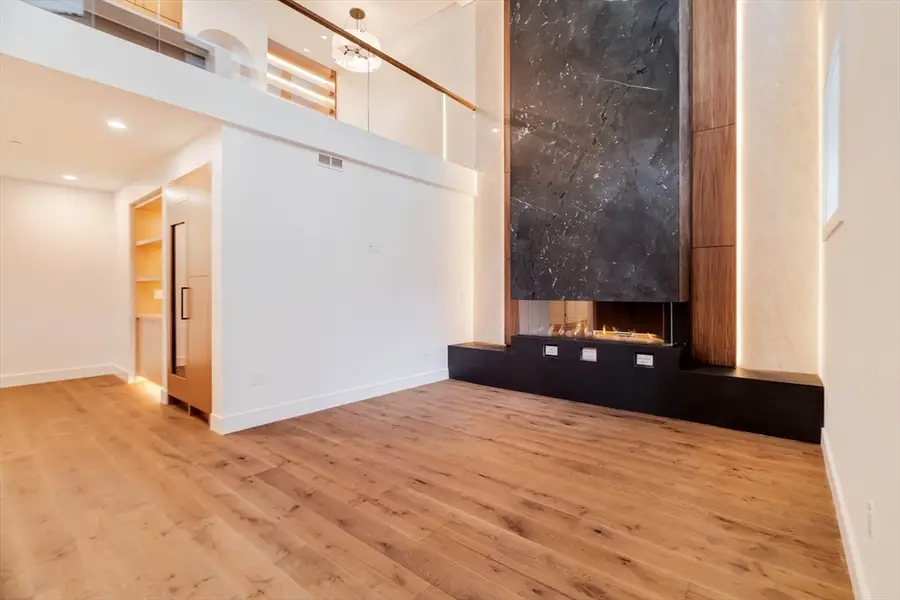79 Park St #1, Brookline, MA 02446 - #3