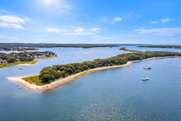 9 Bassetts Island, Bourne, MA 02534
