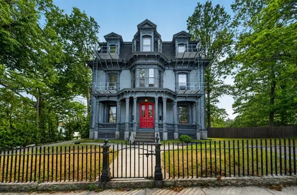 533 Locust St #5, Fall River, MA 02720