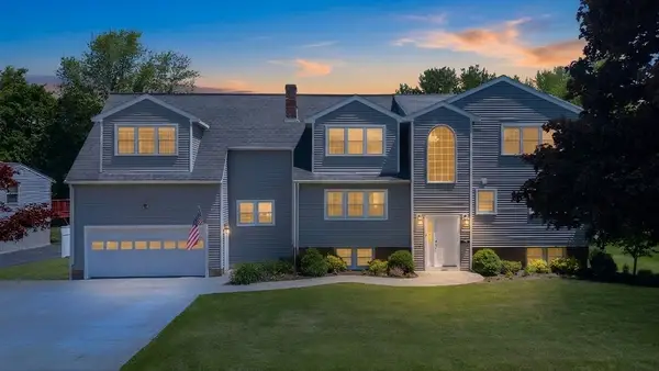 7 Eaton Dr, Hudson, MA 01749