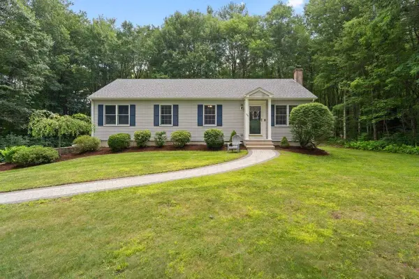 352 Town Farm Rd, Barre, MA 01005