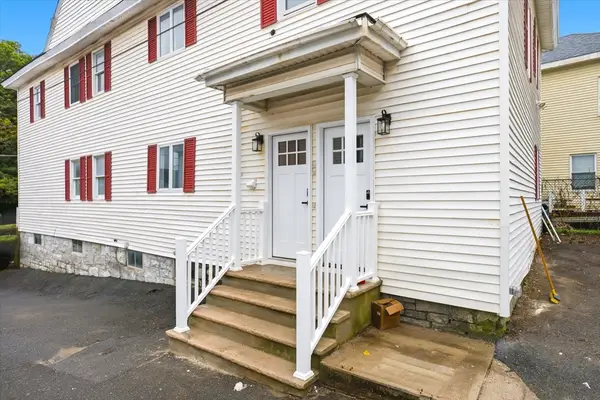 113-115 Liberty St, Lowell, MA 01851