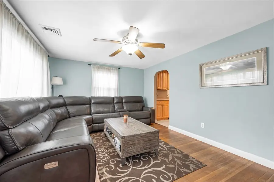 1295 Hildreth St, Dracut, MA 01826 - #2