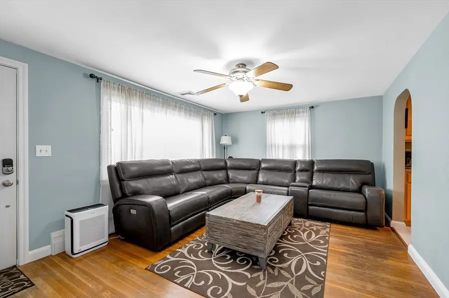 1295 Hildreth St, Dracut, MA 01826 - #3