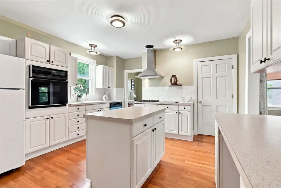 13 Welsh St, Malden, MA 02148 - #3
